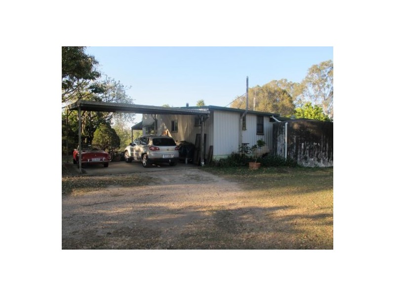 8 Andersen Road, Mooloolah Valley QLD 4553