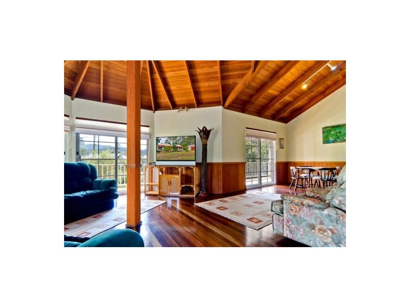 2 Brechin Court, Mooloolah Valley QLD 4553