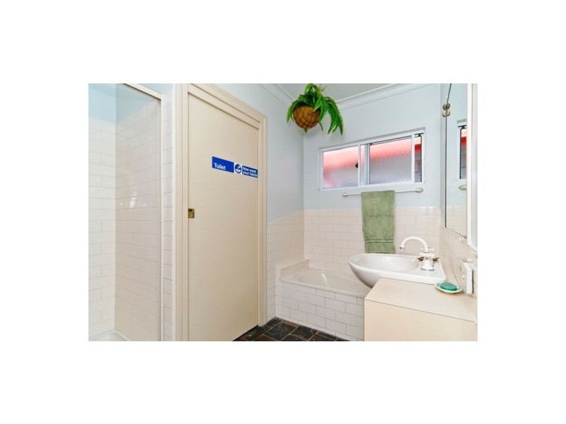 2 Brechin Court, Mooloolah Valley QLD 4553