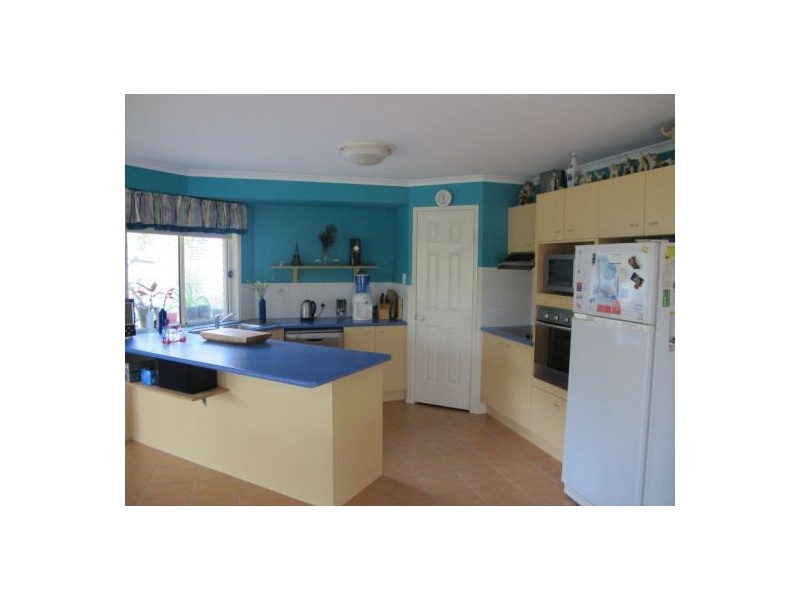 10 Fern Gully Place, Mooloolah Valley QLD 4553