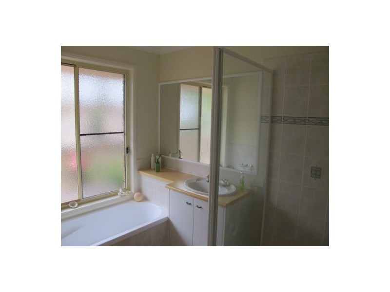 10 Fern Gully Place, Mooloolah Valley QLD 4553