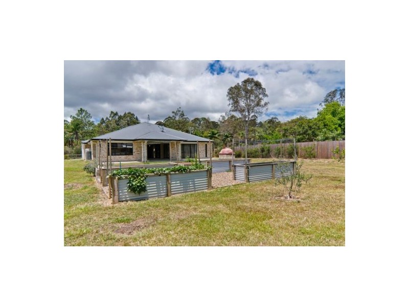 32 Andersen Road, Mooloolah Valley QLD 4553