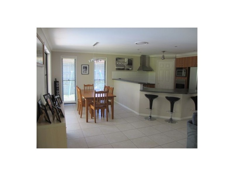 11 Maddock Ave, Mooloolah Valley QLD 4553