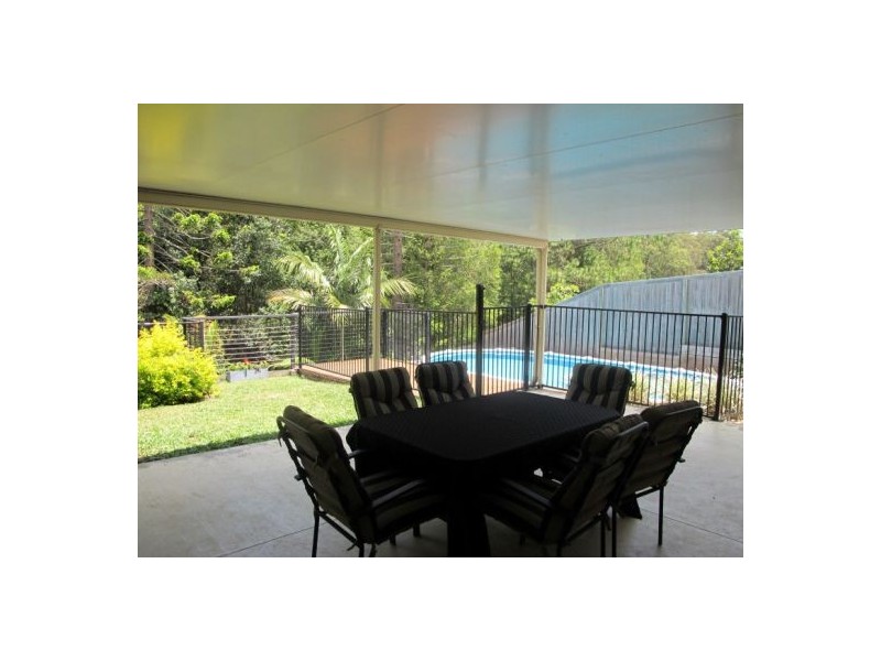 11 Maddock Ave, Mooloolah Valley QLD 4553
