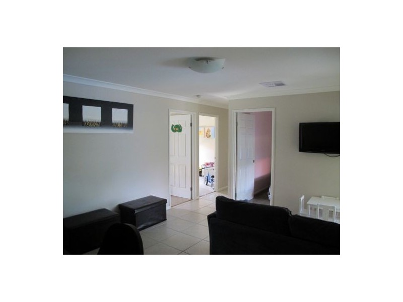 11 Maddock Ave, Mooloolah Valley QLD 4553