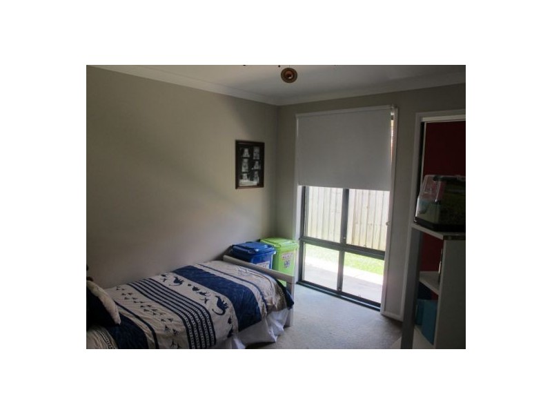 11 Maddock Ave, Mooloolah Valley QLD 4553