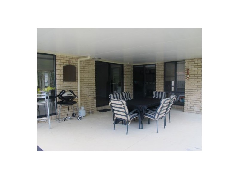 11 Maddock Ave, Mooloolah Valley QLD 4553