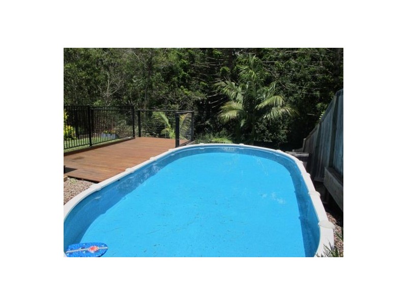 11 Maddock Ave, Mooloolah Valley QLD 4553