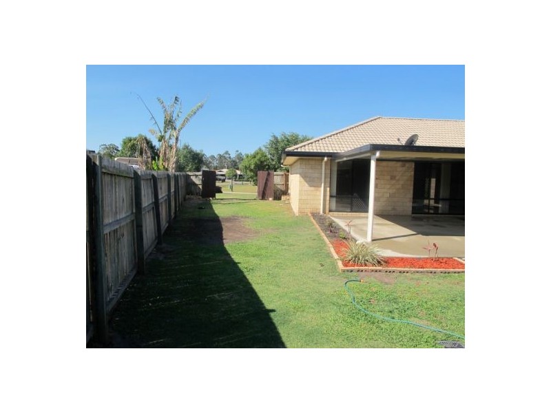 27 Maddock Ave, Mooloolah Valley QLD 4553