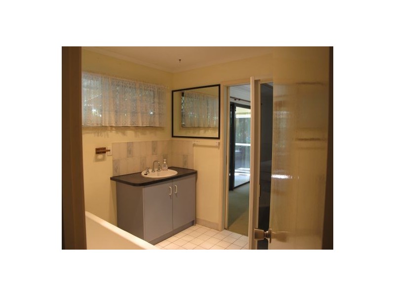 655 Glenview Rd, Glenview QLD 4553