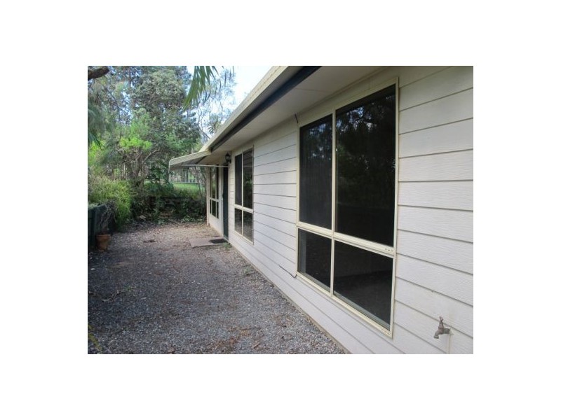 32 Buzaki Road, Glass House Mountains QLD 4518