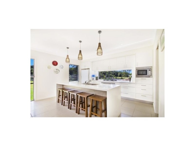 40 Hamilton Close, Mooloolah Valley QLD 4553