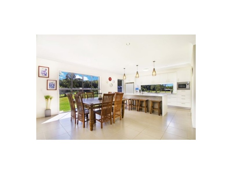 40 Hamilton Close, Mooloolah Valley QLD 4553