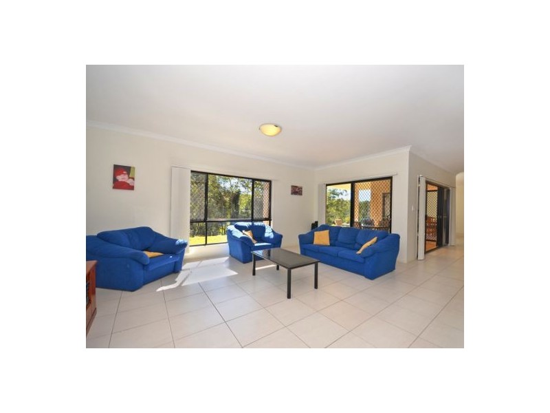 7 Songbird Place, Mooloolah Valley QLD 4553