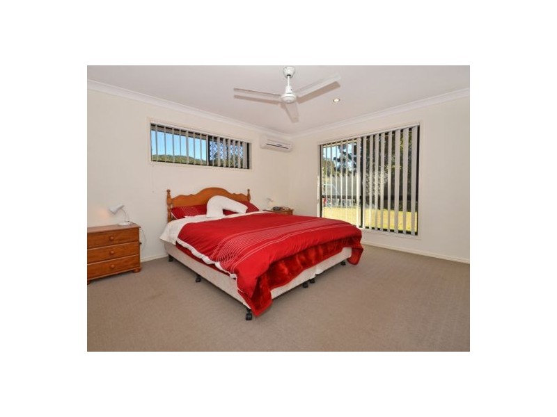 7 Songbird Place, Mooloolah Valley QLD 4553