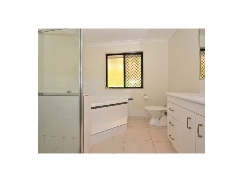 7 Songbird Place, Mooloolah Valley QLD 4553