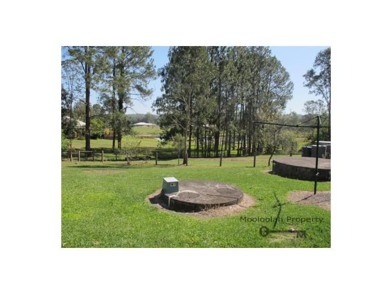 7 Coach House Place, Mooloolah Valley QLD 4553