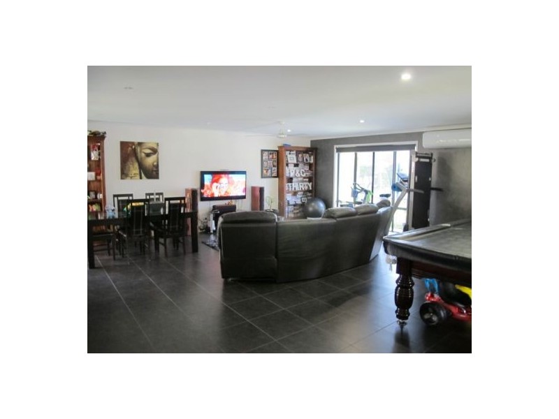 26 Maddock Ave, Mooloolah Valley QLD 4553