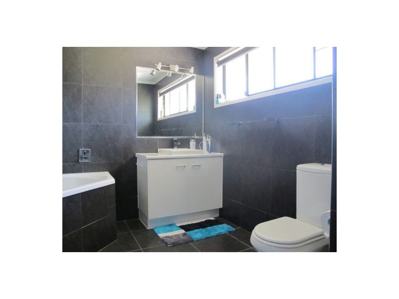 26 Maddock Ave, Mooloolah Valley QLD 4553