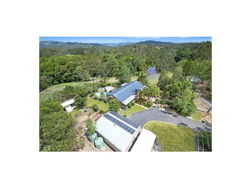 8 Benzara Lane, Mooloolah Valley QLD 4553