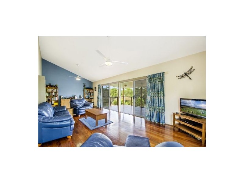 8 Benzara Lane, Mooloolah Valley QLD 4553