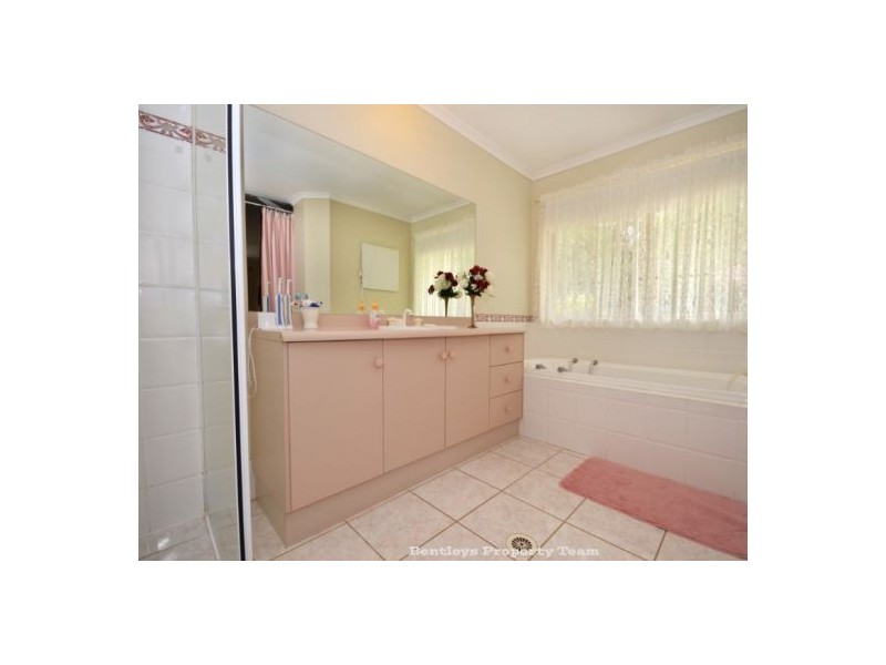 5 River Gum Close, Mooloolah Valley QLD 4553