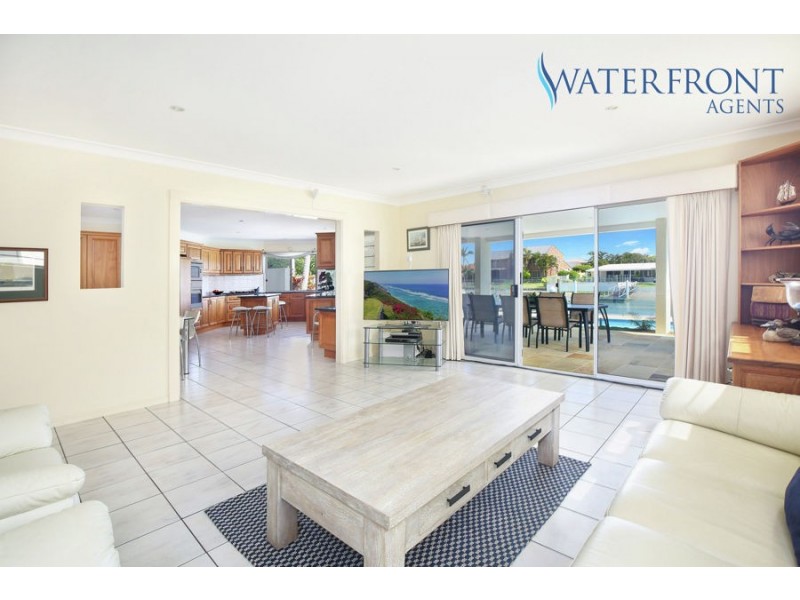 13 Barellan Avenue, Buddina QLD 4575