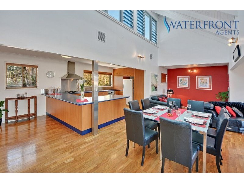 11 Parkana Crescent, Buddina QLD 4575