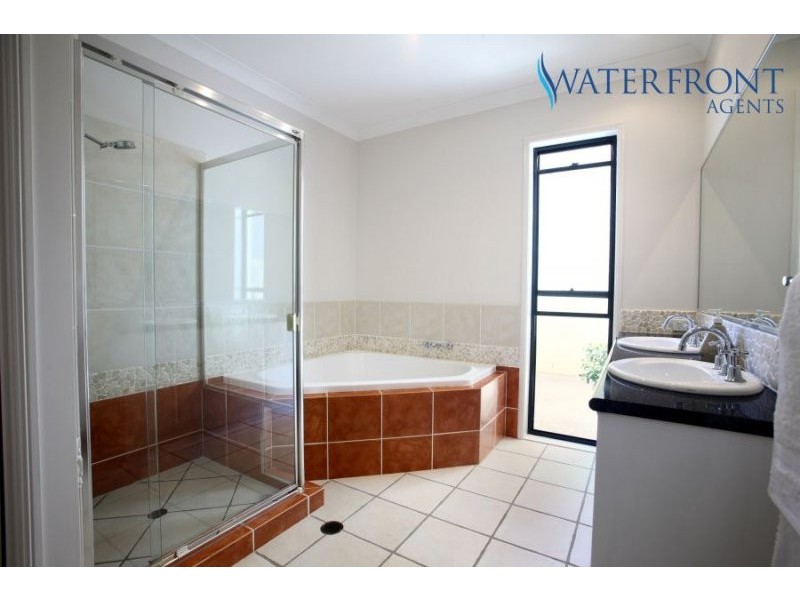 40 Sunbird Chase, Parrearra QLD 4575