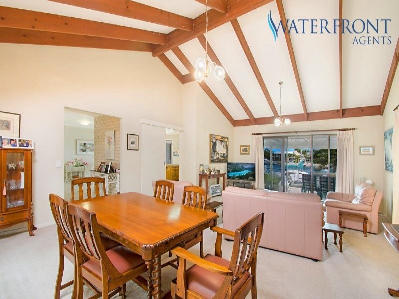 8 Oak Court, Minyama QLD 4575