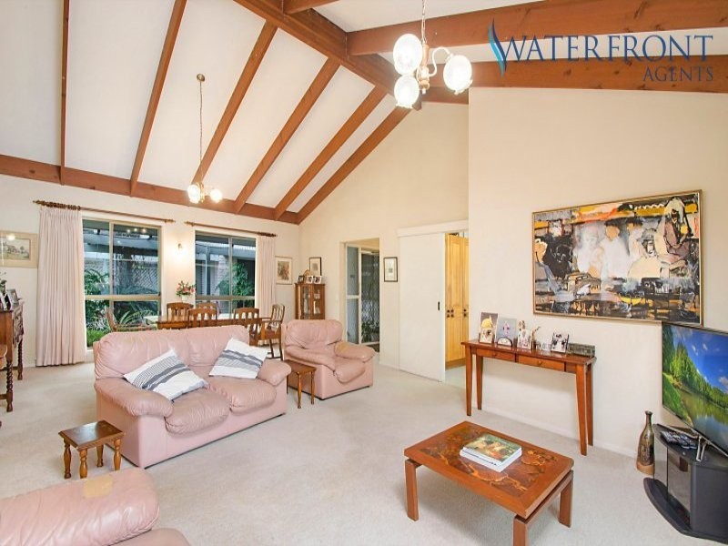 8 Oak Court, Minyama QLD 4575