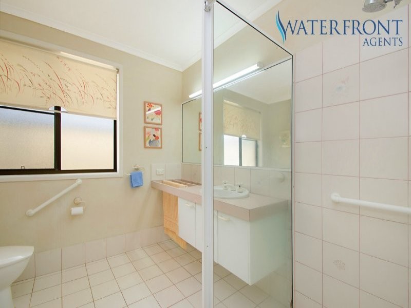 8 Oak Court, Minyama QLD 4575