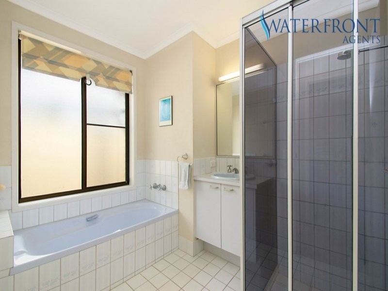 8 Oak Court, Minyama QLD 4575