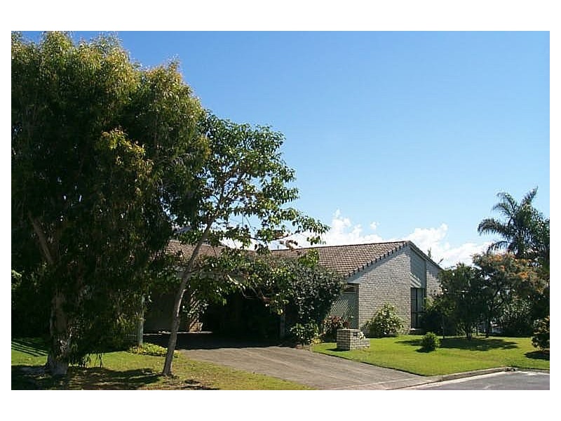 8 Oak Court, Minyama QLD 4575