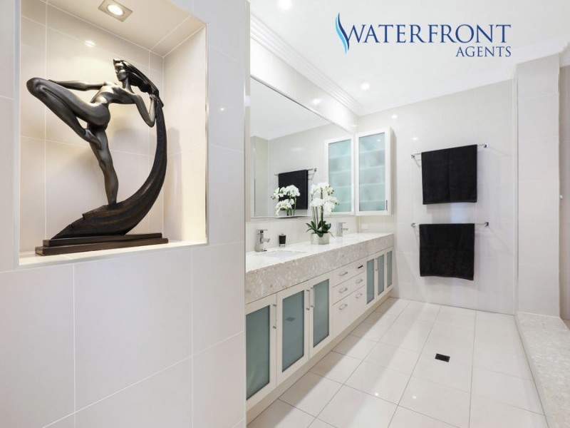 10 Oak Court, Minyama QLD 4575