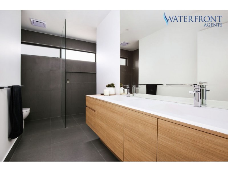 18 Reflection Crescent, Birtinya QLD 4575