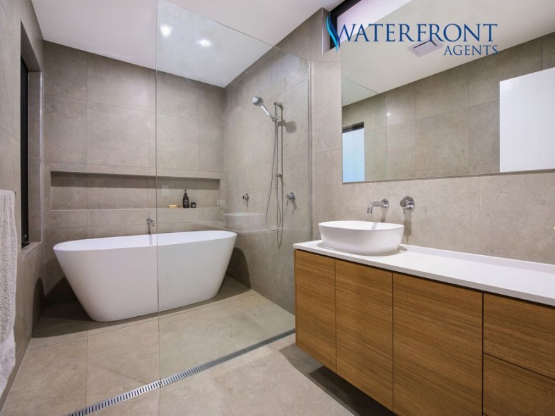6 Reflection Crescent, Birtinya QLD 4575