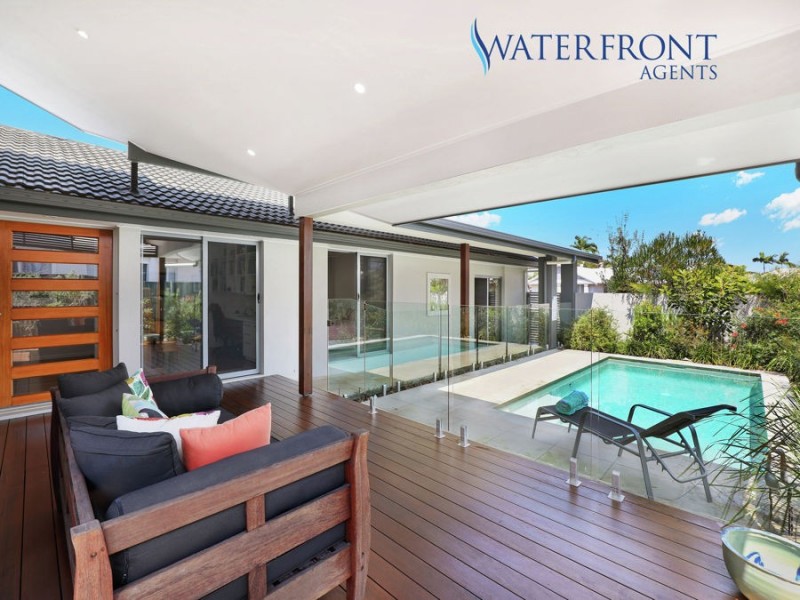 19 Bangalow Street, Minyama QLD 4575