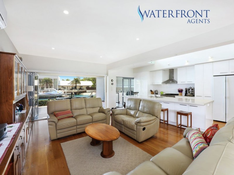 19 Bangalow Street, Minyama QLD 4575