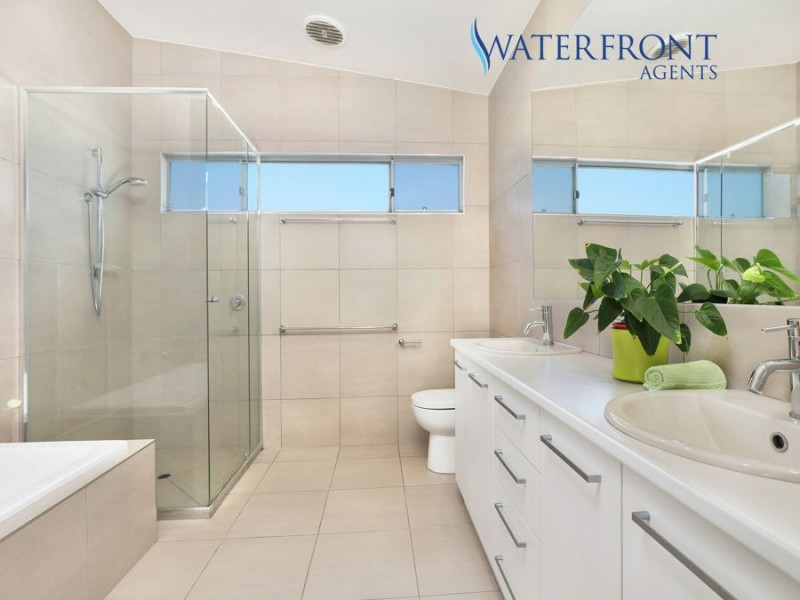 19 Bangalow Street, Minyama QLD 4575