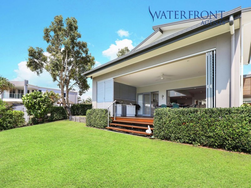 19 Bangalow Street, Minyama QLD 4575