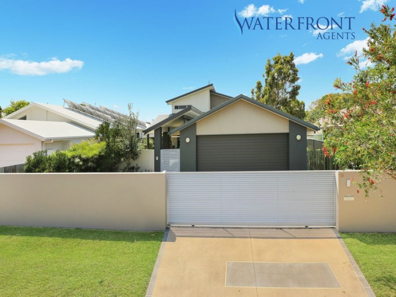 19 Bangalow Street, Minyama QLD 4575