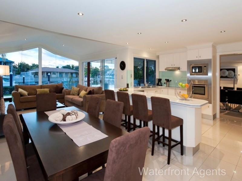 2 Jessica Boulevard, Minyama QLD 4575
