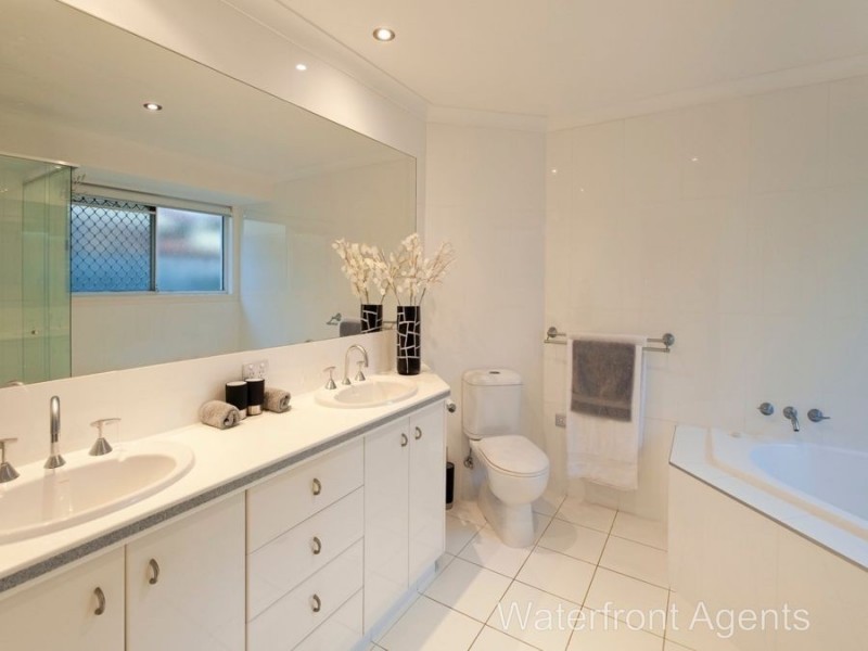 2 Jessica Boulevard, Minyama QLD 4575