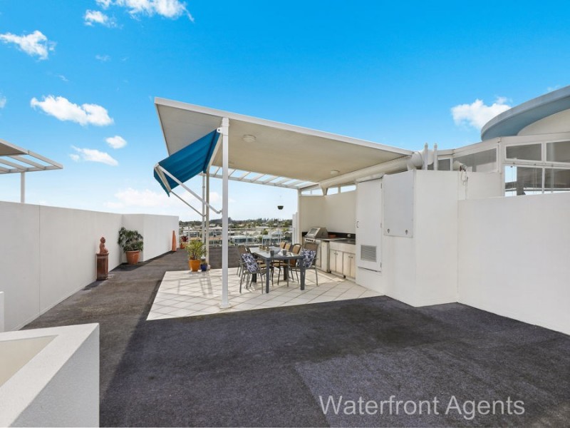 402/11 Nicklin Way, Minyama QLD 4575