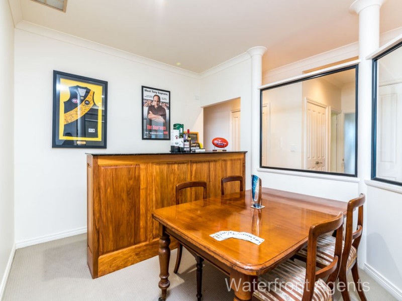 10 Balyarta Crescent, Mooloolaba QLD 4557