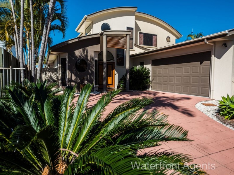 10 Balyarta Crescent, Mooloolaba QLD 4557