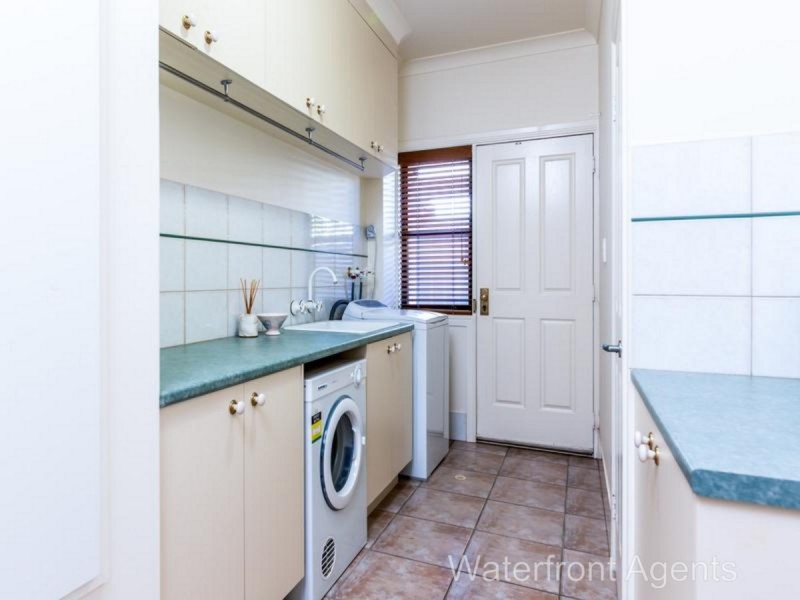 10 Balyarta Crescent, Mooloolaba QLD 4557