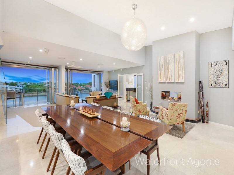 16/7 Grand Parade, Kawana Island QLD 4575