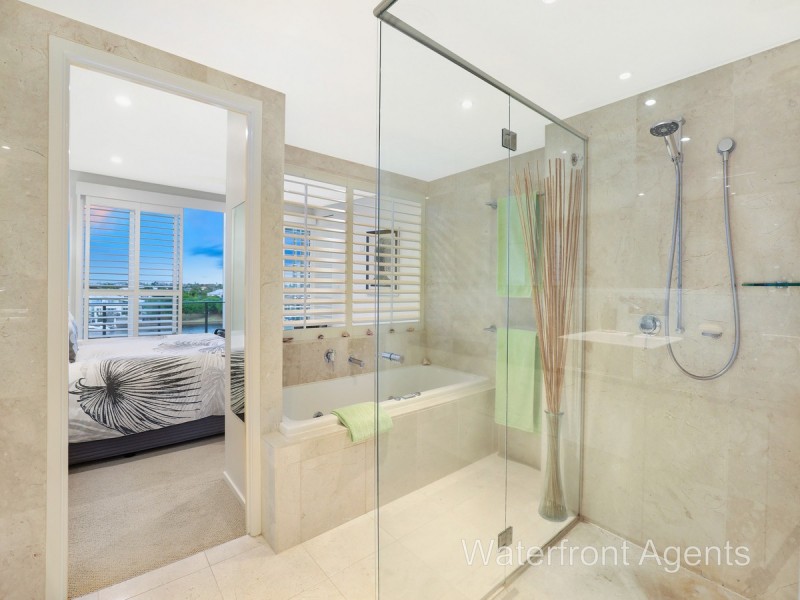 16/7 Grand Parade, Kawana Island QLD 4575